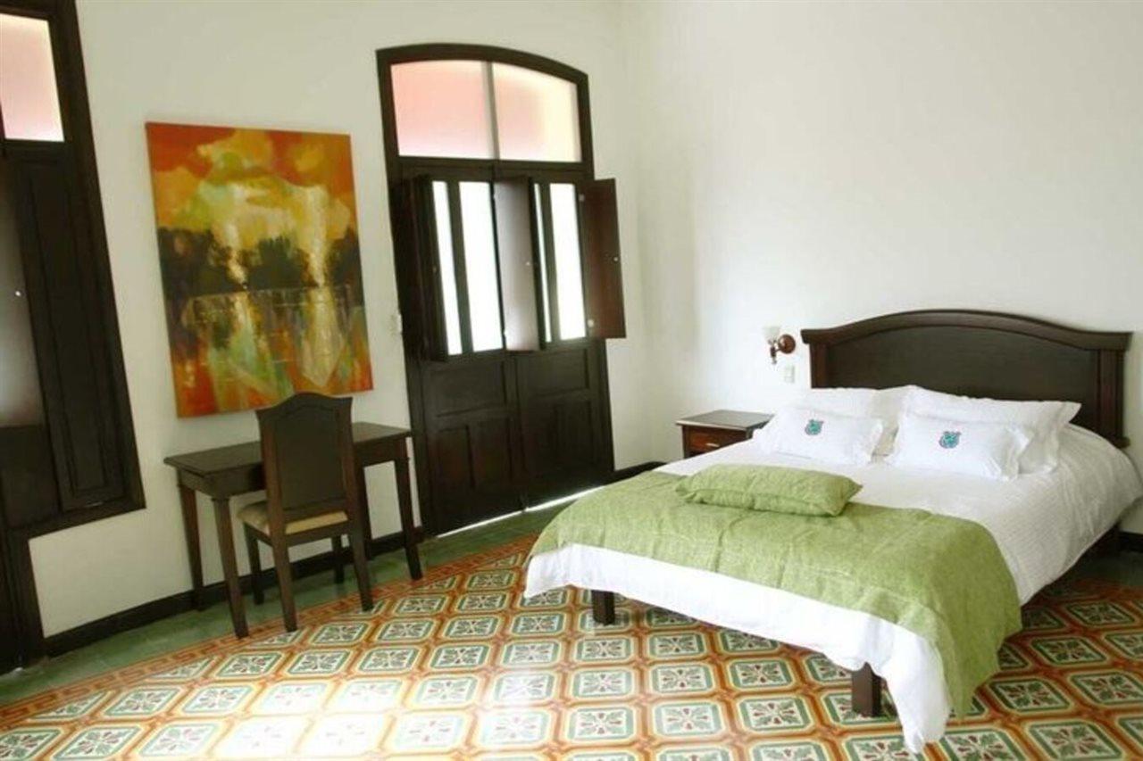 Casa Escobar Buga Hotel Bagian luar foto