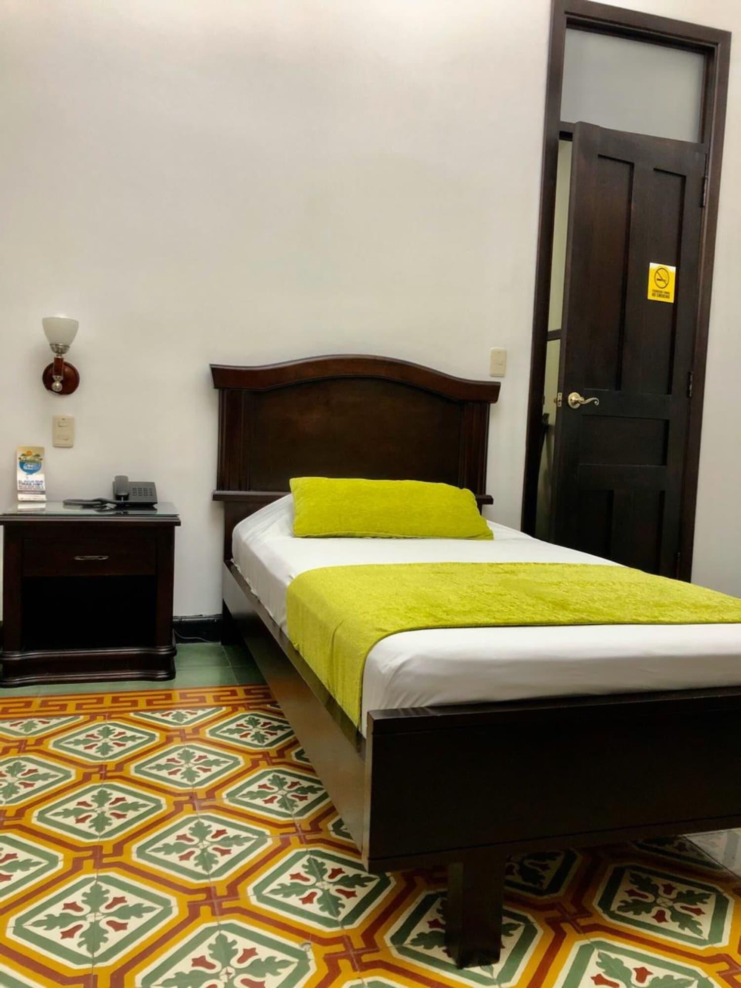 Casa Escobar Buga Hotel Bagian luar foto
