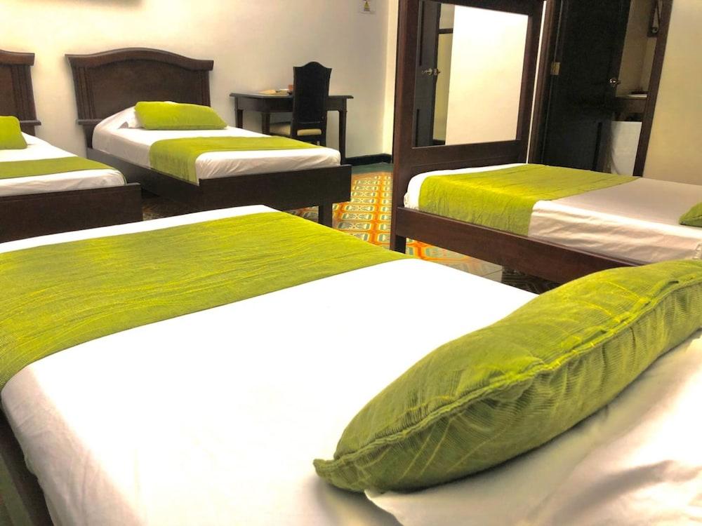 Casa Escobar Buga Hotel Bagian luar foto
