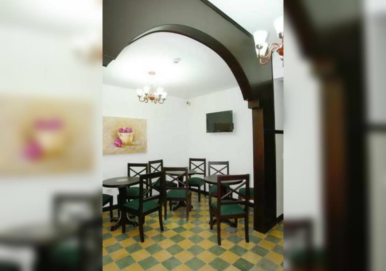 Casa Escobar Buga Hotel Bagian luar foto