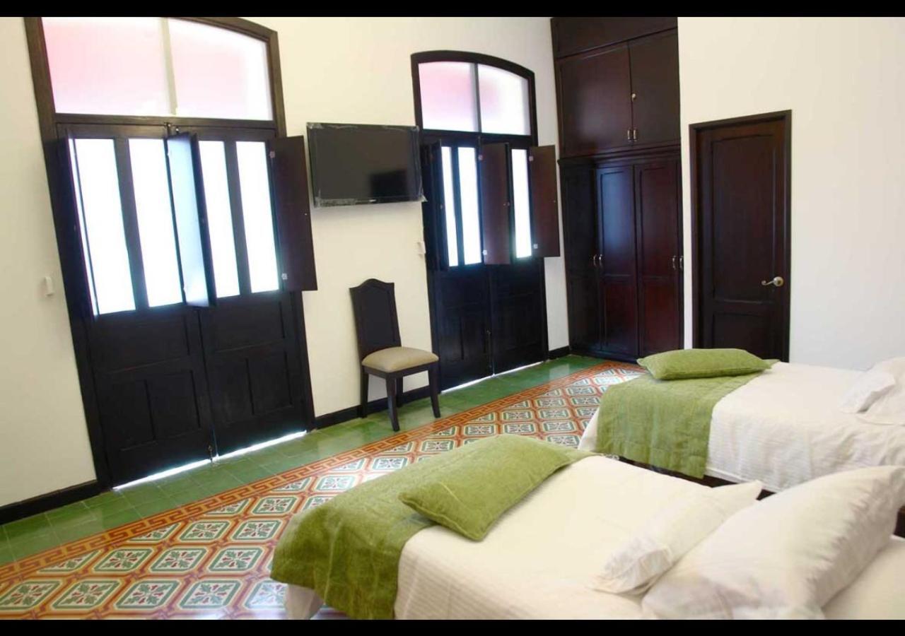 Casa Escobar Buga Hotel Bagian luar foto
