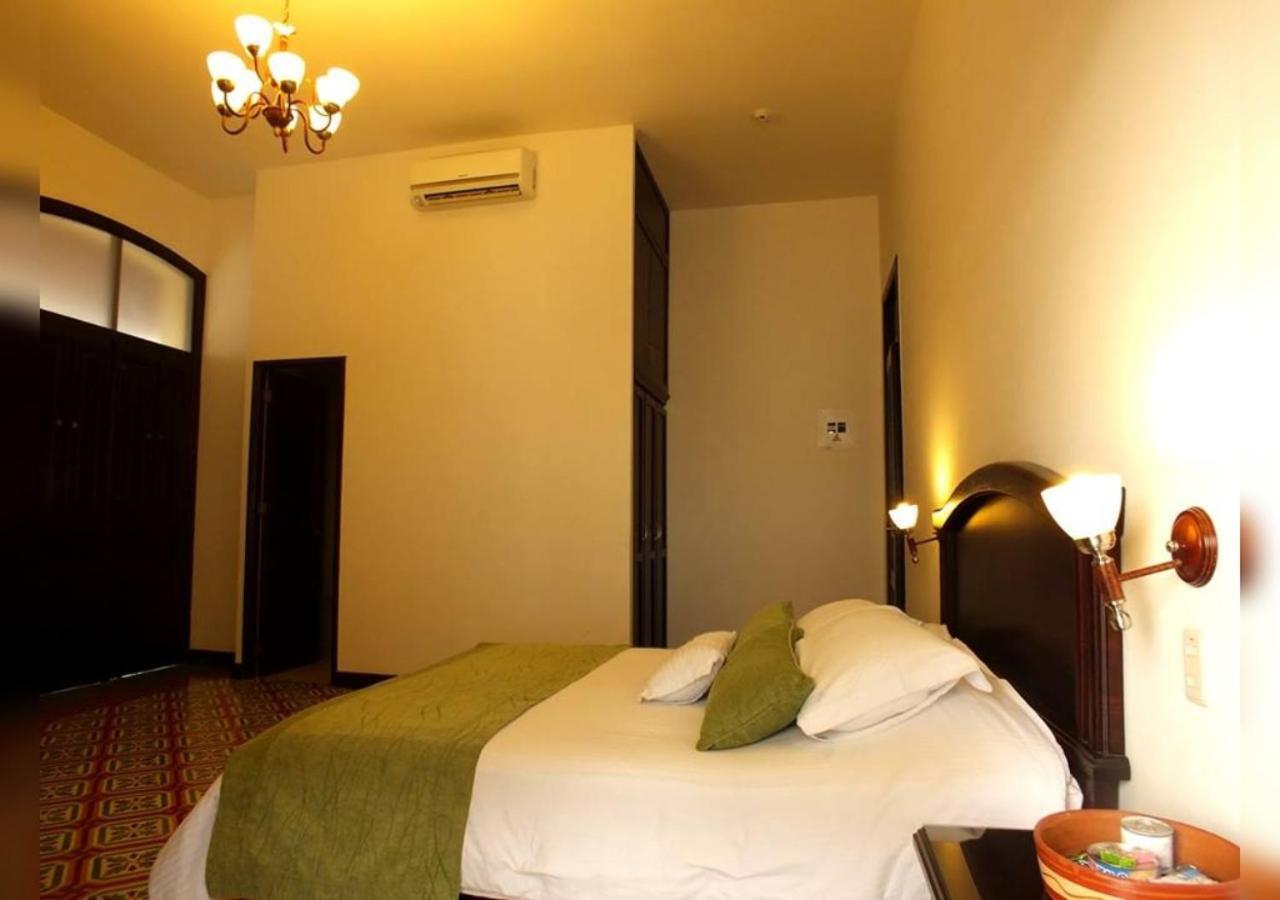 Casa Escobar Buga Hotel Bagian luar foto