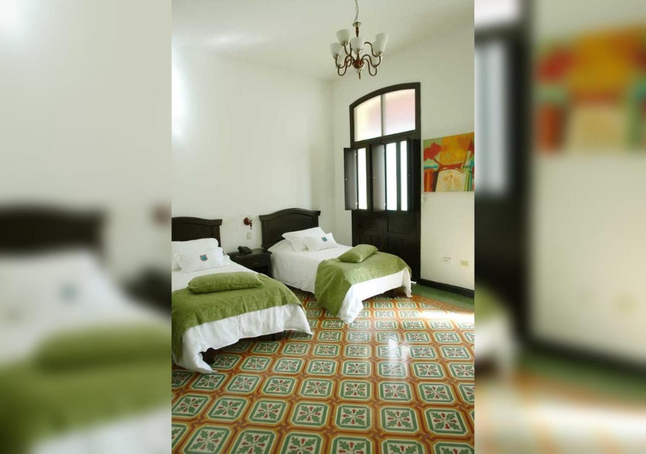 Casa Escobar Buga Hotel Bagian luar foto