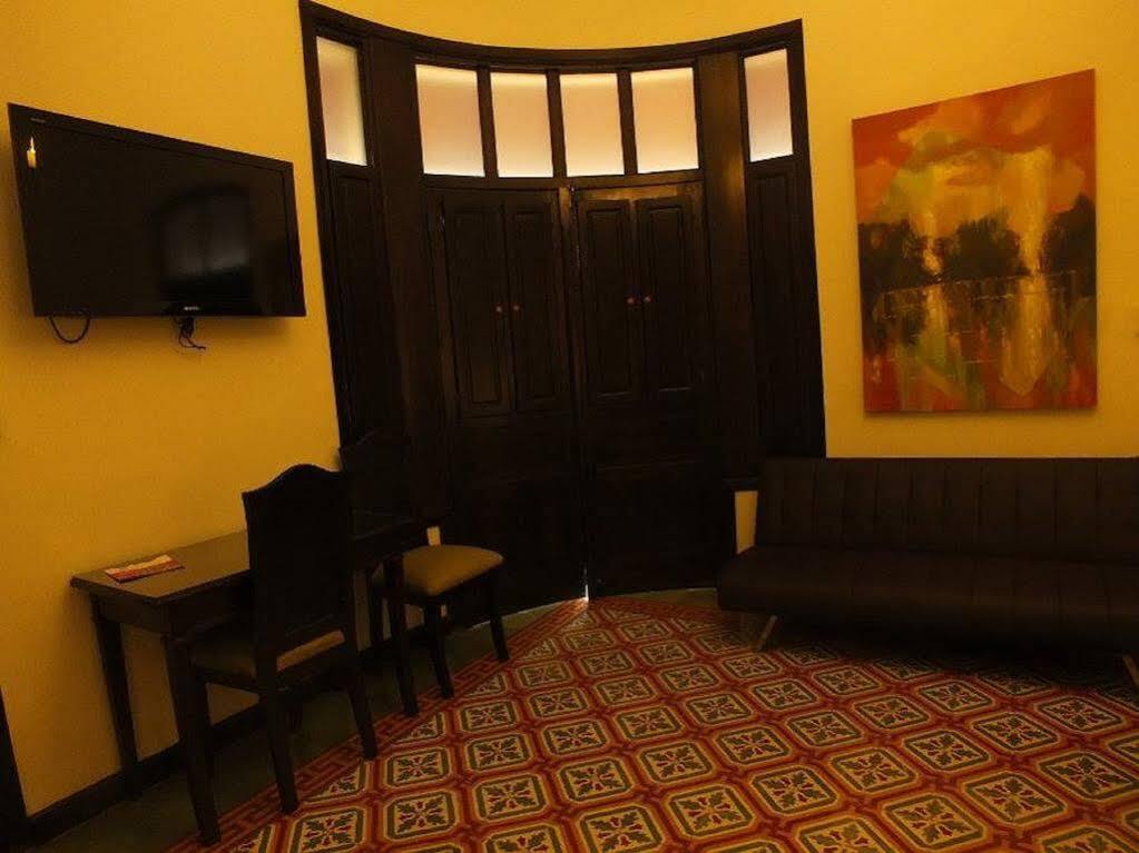 Casa Escobar Buga Hotel Bagian luar foto